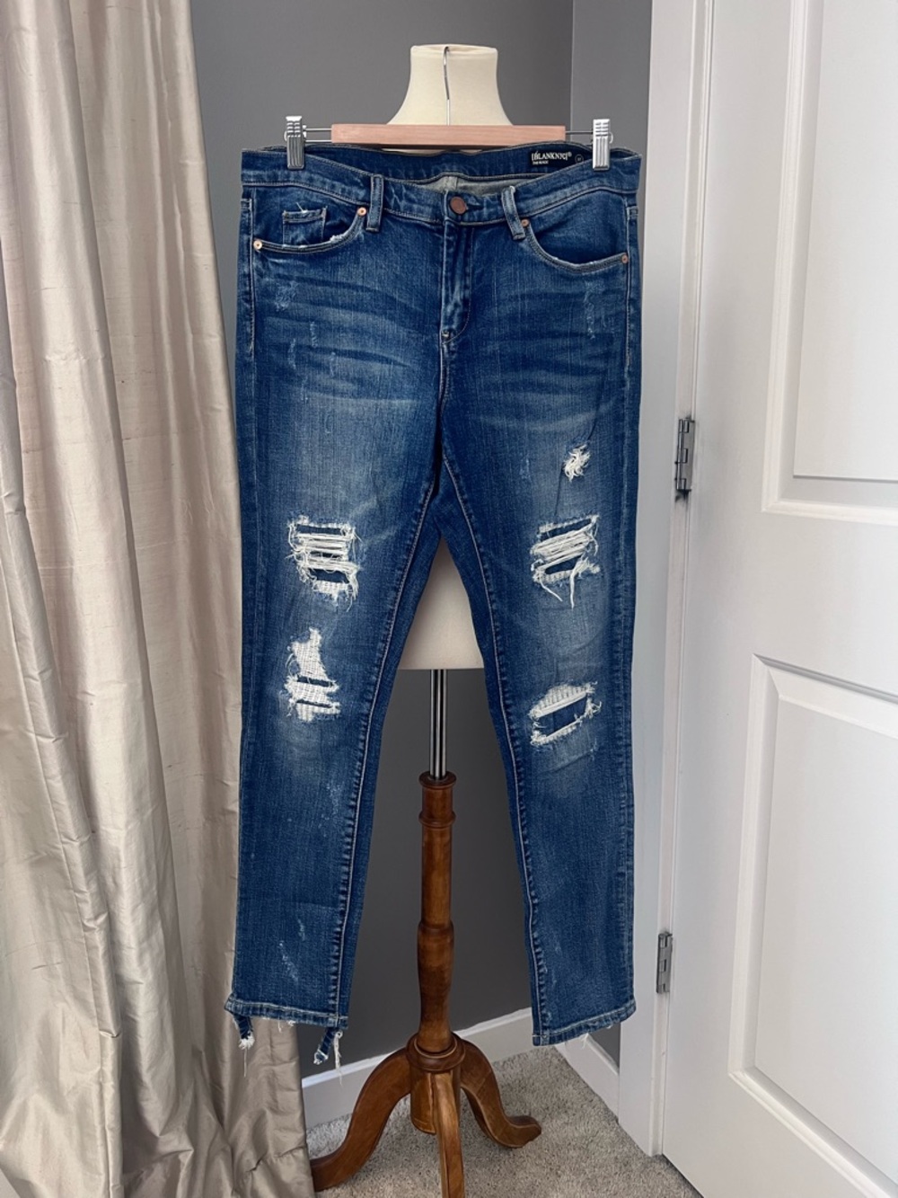 Blank NYC Distressed Women’s skinny Jeans